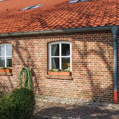 1 Bedroom Awesome In Apartment *