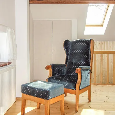 1 Bedroom Awesome In Apartment